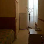 Ape Elbana Hotell 2*