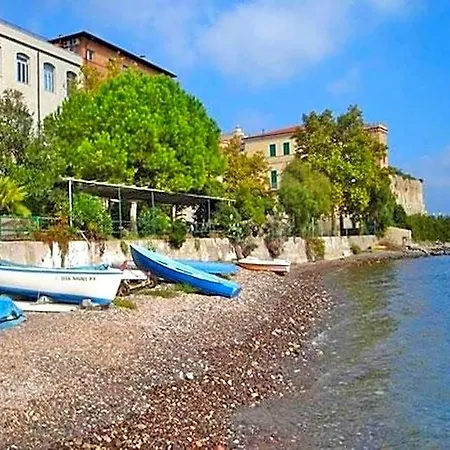 Ape Elbana Hotel