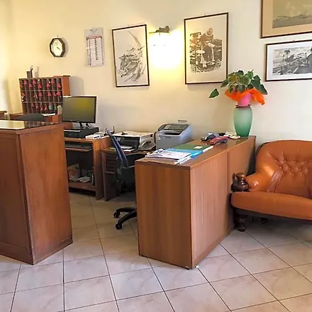 Ape Elbana Hotel