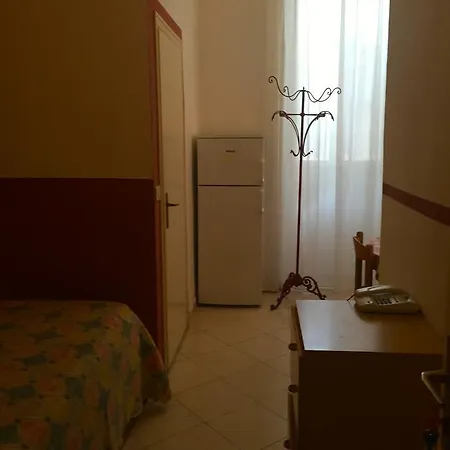 Ape Elbana Otel 2*