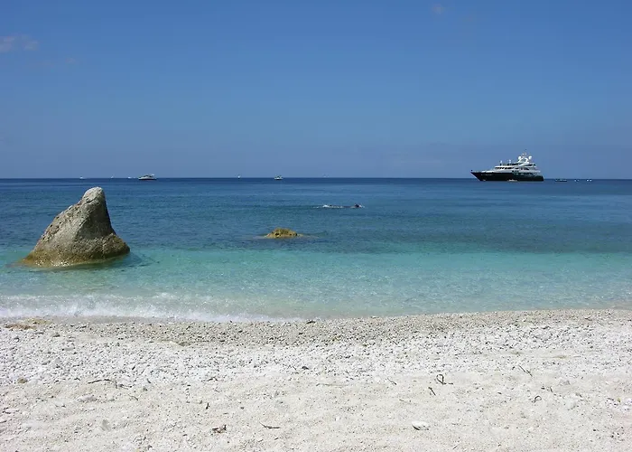 Ape Elbana Отель