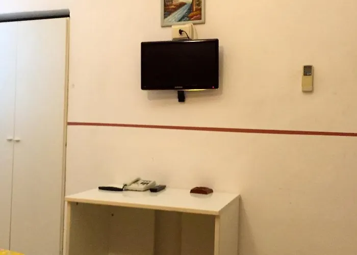 Отель Ape Elbana Портоферрайо